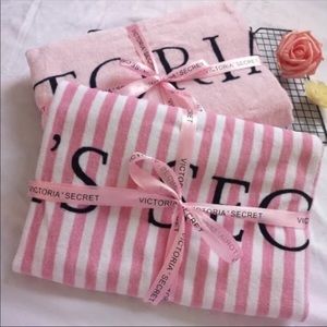 💕FREE WITH $85 PURCHASE-VS Beach Towel 💕